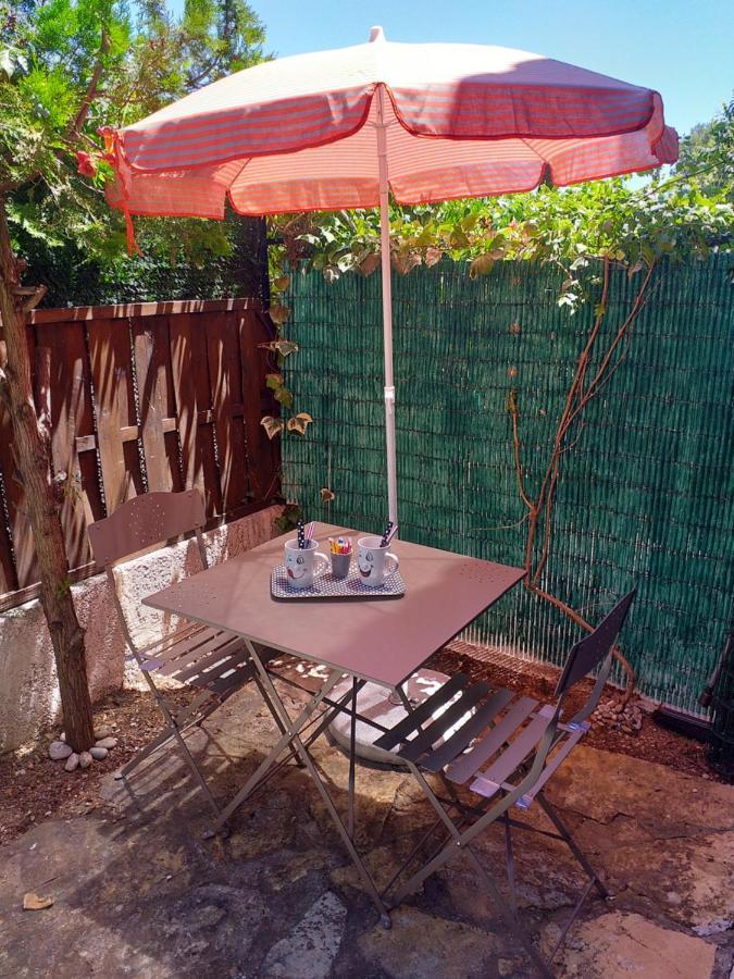 Joli studio res au calme en rez de jardin à Bandol. Extérieur photo